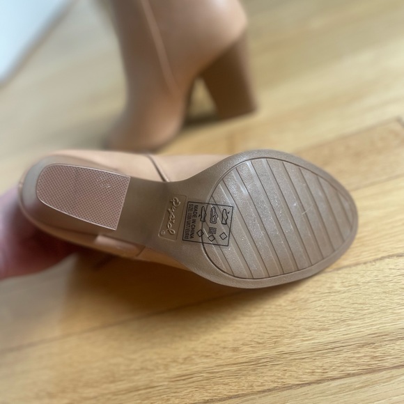 QUPID Zip Up Booties - Stacked Heel - Caramel Tan - Peep Toe - Summer - Picture 5 of 5